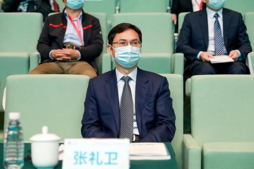 广东省发改委副主任,省能源局局长吴道闻,深圳市副市长余钢分别致辞
