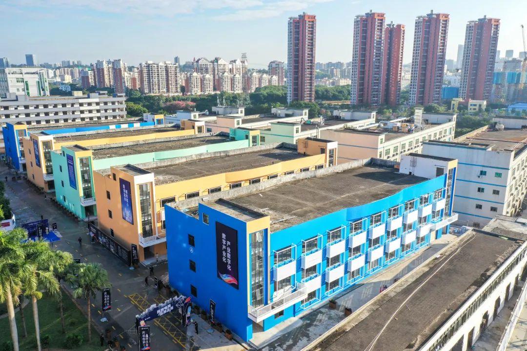 副特派员寇亚南出席仪式并致辞,深圳市商务局副局长池卫国,区领导蓝涛