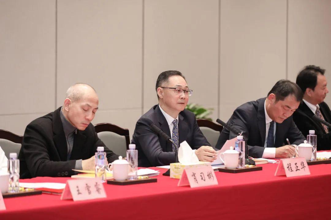 程正华指出选联任工委作为区人大及常委会的日常工作机构之一,要统一