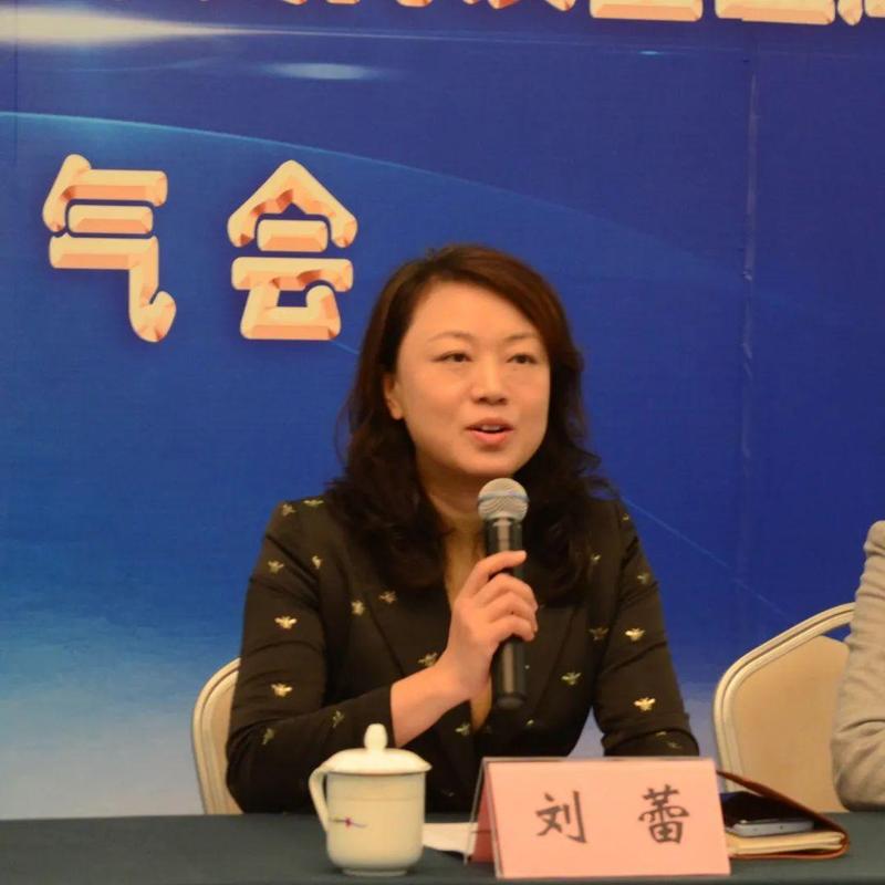 龙华区人民政府(以下简称《若干措施》)推动女科技工作者走在时代前列