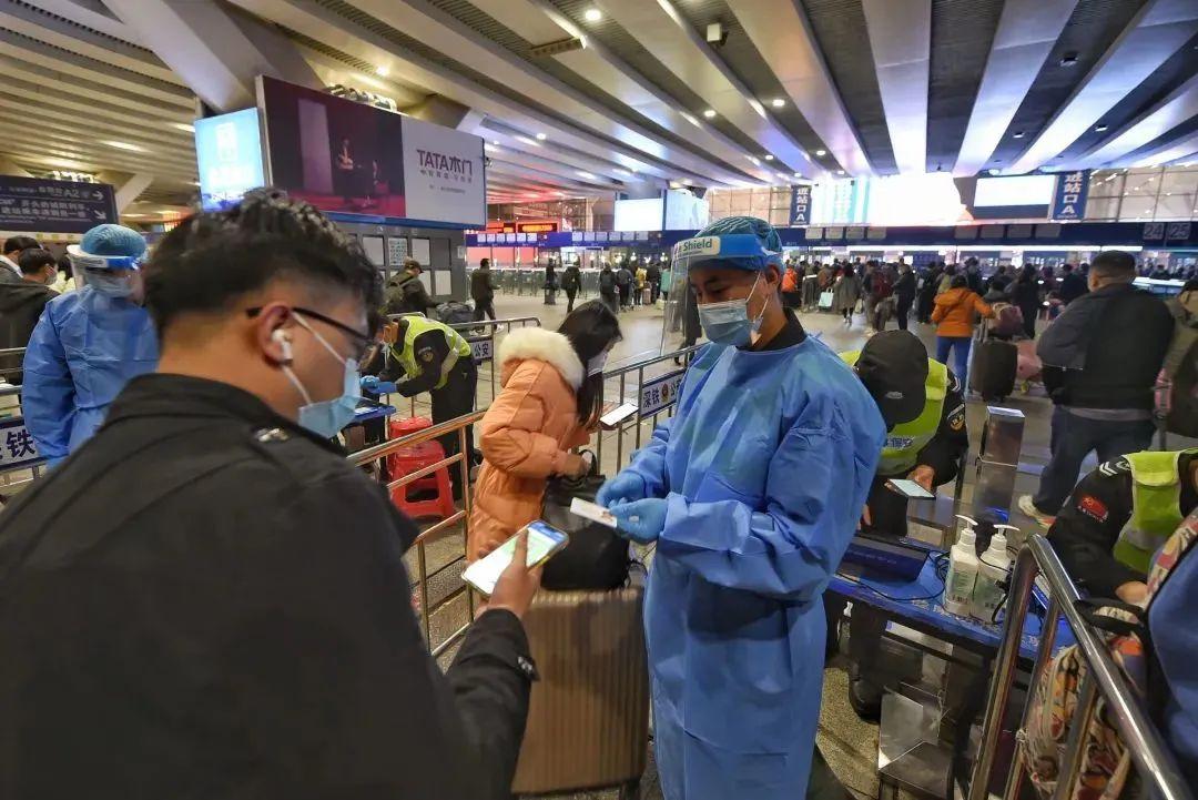 平安出行,有序出行,温馨出行全力以赴确保广大旅客深圳铁路部门疫情