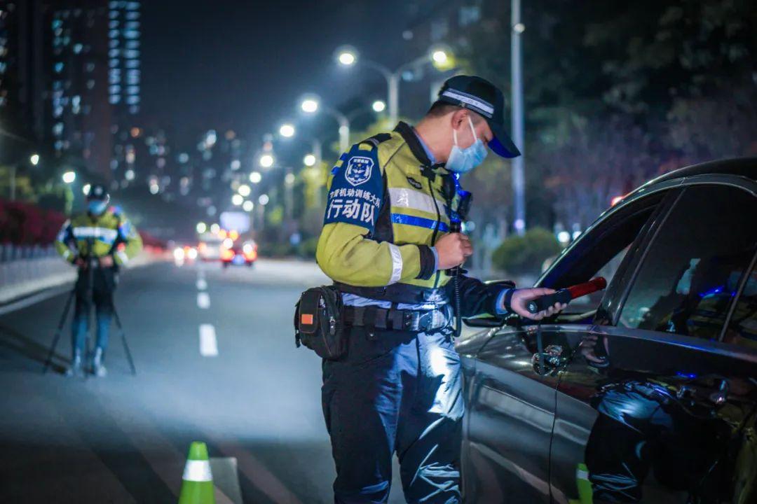 我在深圳过年深圳交警祝大家新春快乐出行平安