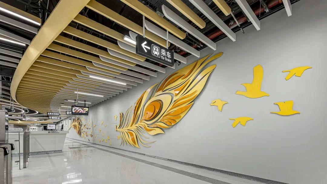 当地铁遇上艺术一起探秘地下浪漫之城