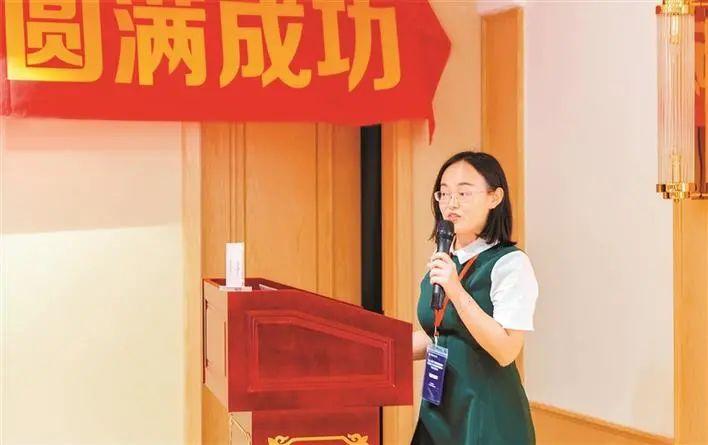 达人老师周舟学生是面向未来的语言