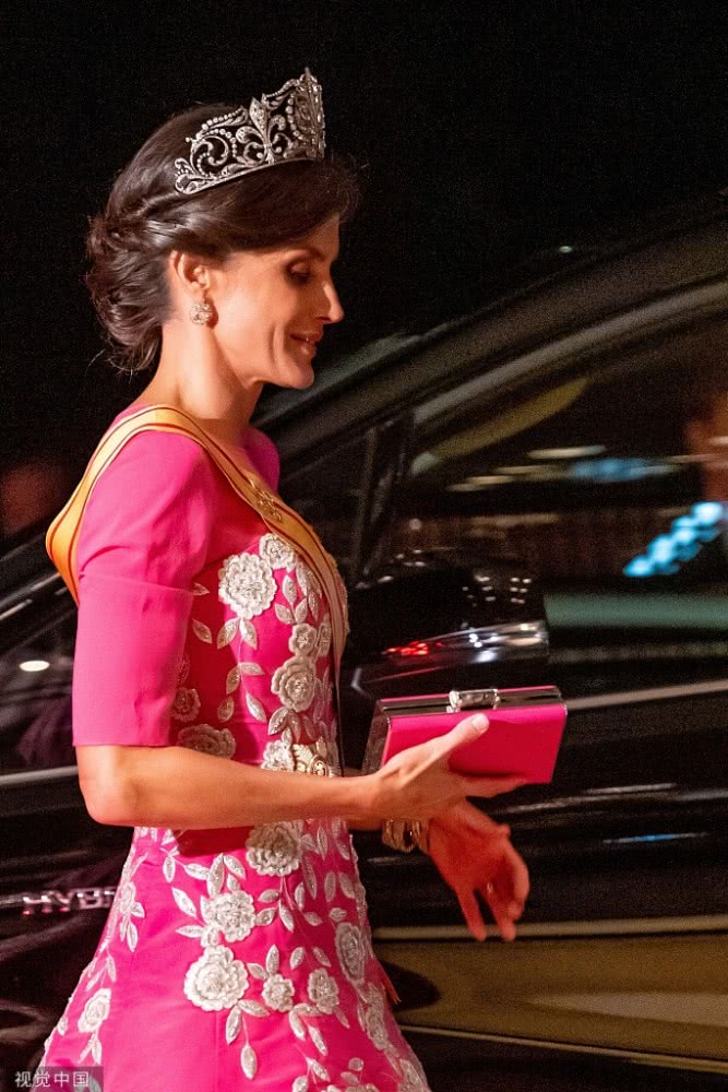 日本天皇晚宴变王后比美秀场,西班牙莱蒂齐亚