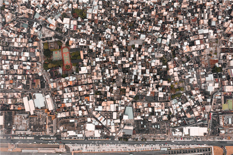 航拍广州城中村握手楼密集排列组成城市细胞