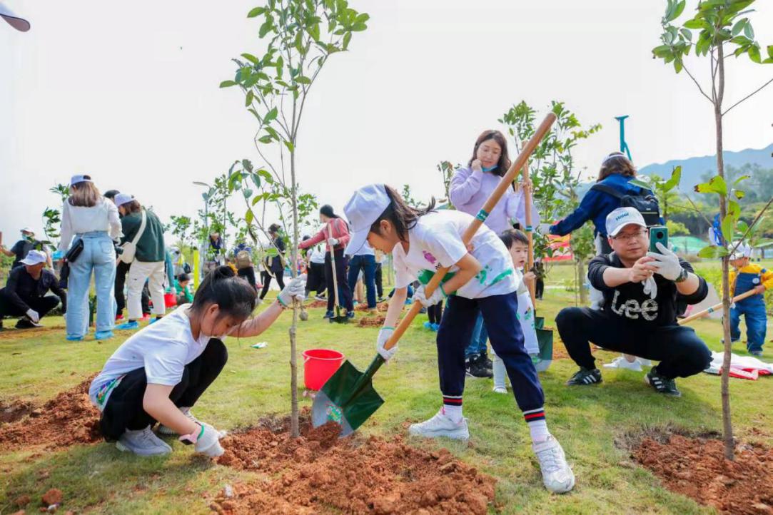 呼吸鲜氧 种植希望,2021年公益植树节顺利举行_深圳新闻网