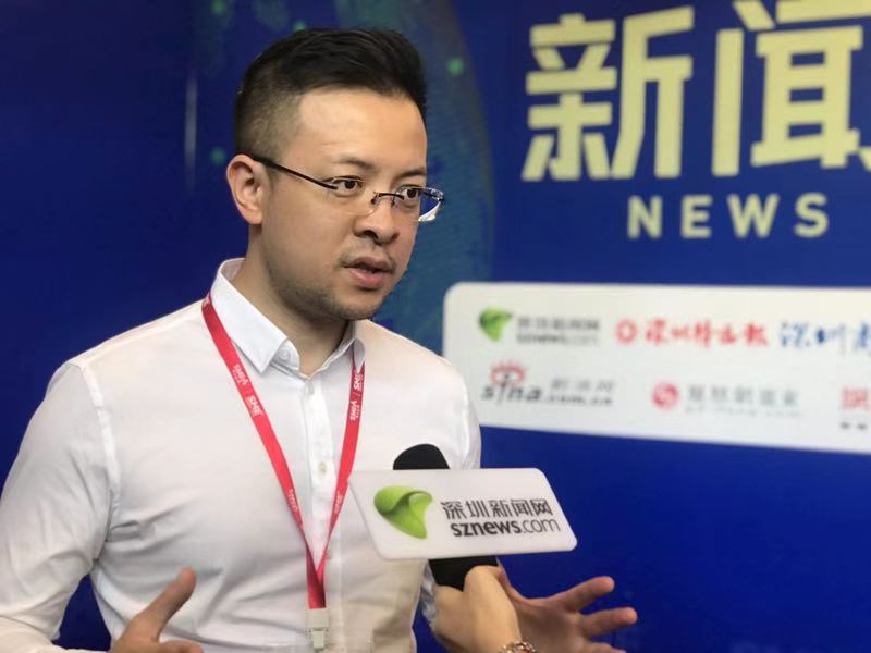 在会上柔宇科技副总裁樊俊超发表了题为《"柔"道:科技创新与商业化的