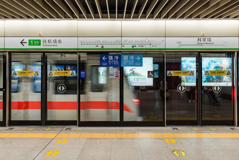 【民生实事】深圳地铁所辖7条线路推出“强冷” “弱冷”车厢