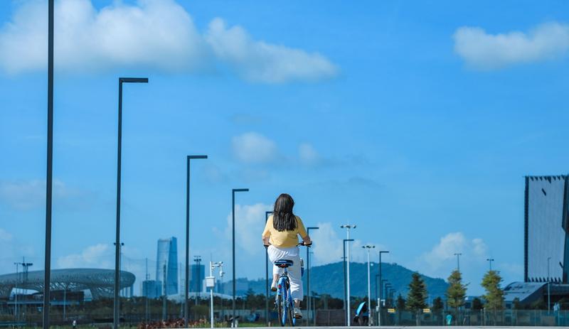 【大美深圳】深圳：路过每一片“宝安蓝”