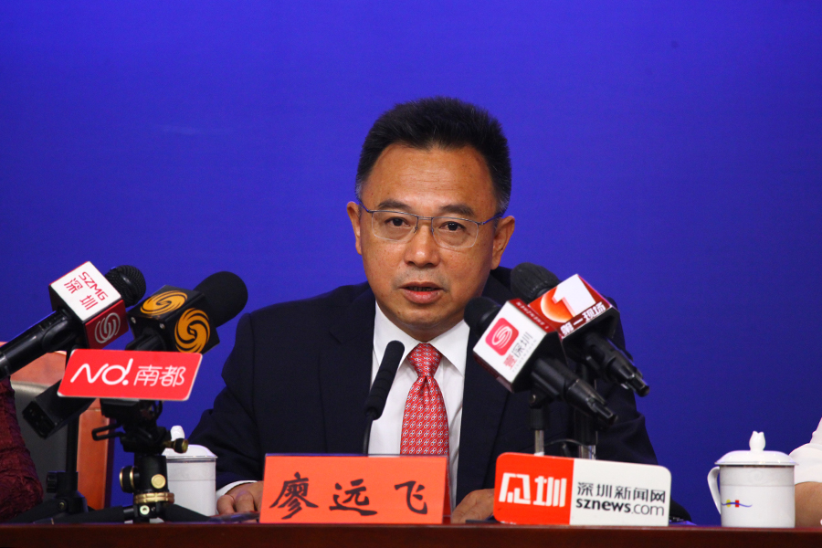 嘉宾:市民政局局长 廖远飞